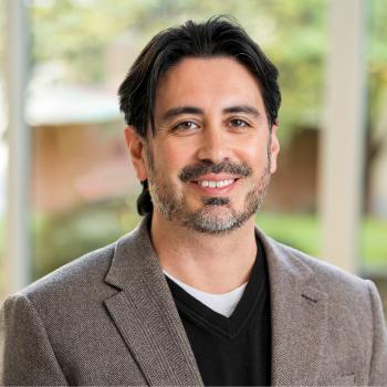 Efrain Rodriguez headshot