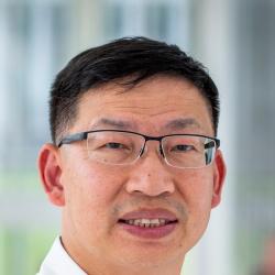 Lai-Xi Wang headshot